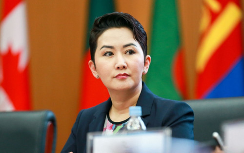 “Монголын улс төр өөрийгөө ёс суртахууны хувьд дахин тодорхойлох мөч гэж харж байна